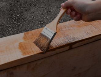 Malowanie drewna – jak to zrobić? Kompletny poradnik